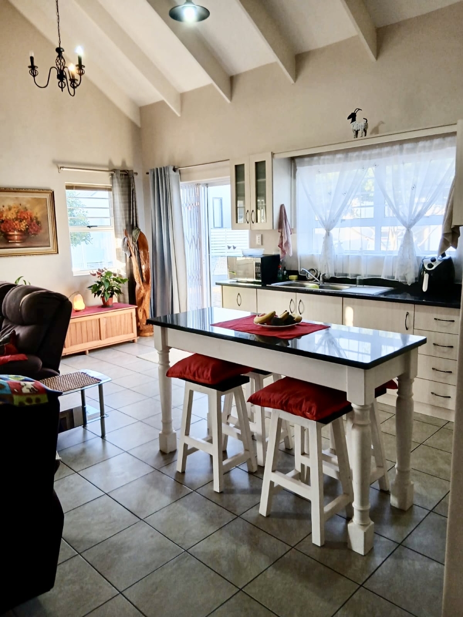 2 Bedroom Property for Sale in Sandbaai Western Cape